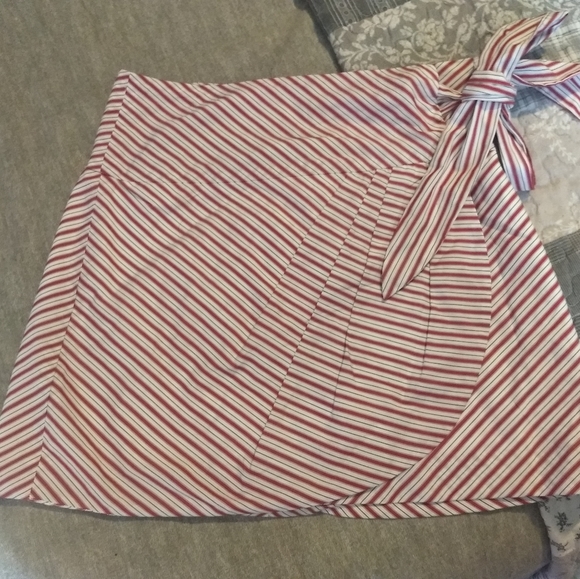 Button wrap skirt - Picture 1 of 4